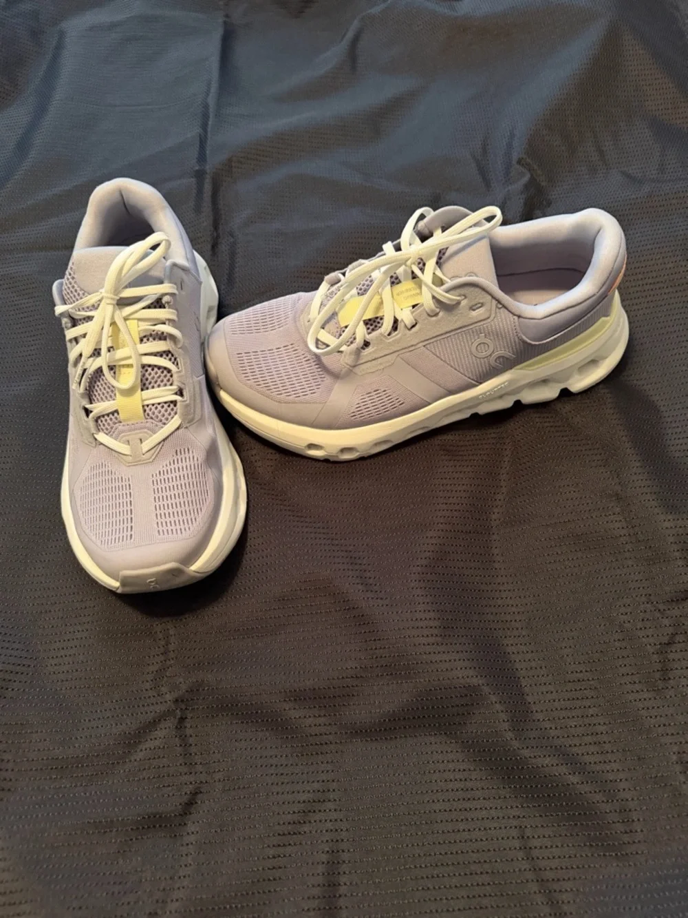 On Cloud 2  Running Women's Cloud Sneakers in Lavender with Cream Accents - Picture 7 of 15